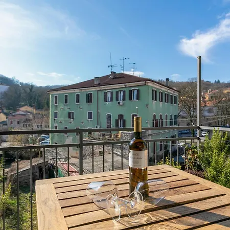 Istra Corner *